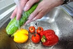 washing vegetables to prevent pest infestation